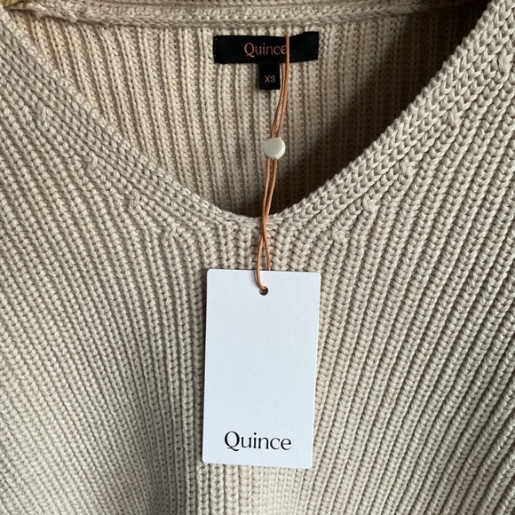 NWT Quince Organic Cotton Fisherman’s V Neck Sweater in beige, XS - Picture 4 of 9